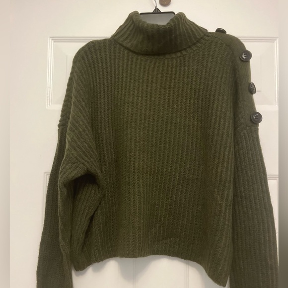 NWT Express Ribbed Button Turtleneck Green Extra Small XS - Picture 5 of 8